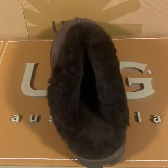 New Women’s UGG Coquette Chocolate Brown Slip On Sheepskin Slippers Cloth Tag - Picture 5 of 7